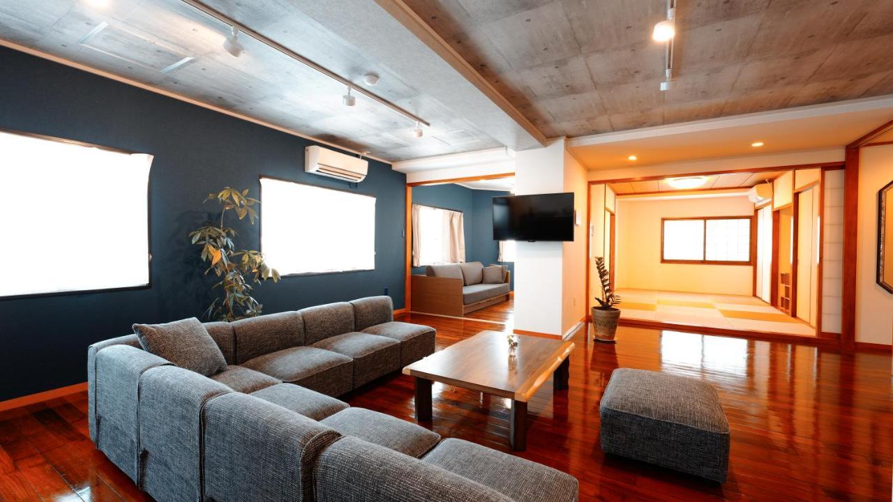 琉球モダン宿りゅうだん Naha Exterior photo